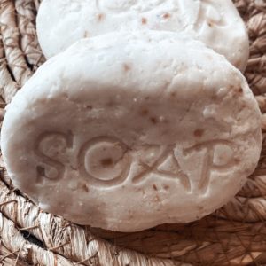 Curls & kindness-milde shampoobar met havermoutpoeder